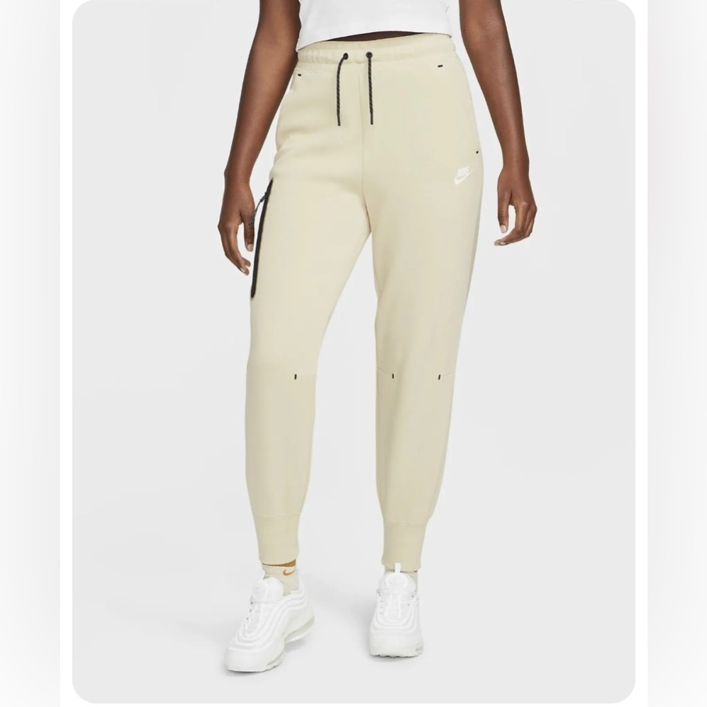 Nike Sportswear Tech Fleece NWT - XL